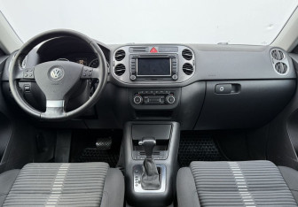 Подержанный автомобиль Volkswagen Tiguan 2009 года (12 фото)