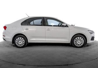 Подержанный автомобиль Skoda Rapid Liftback 2021 года (4 фото)