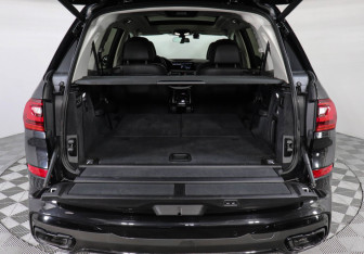 Подержанный автомобиль BMW X7 2019 года (9 фото)