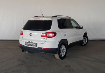 Подержанный автомобиль Volkswagen Tiguan 2009 года (4 фото)