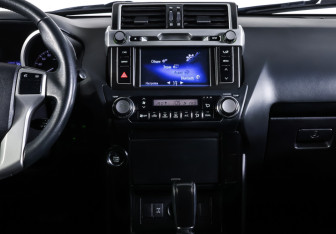 Подержанный автомобиль Toyota Land Cruiser Prado 2016 года (13 фото)