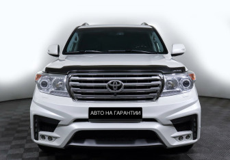 Подержанный автомобиль Toyota Land Cruiser Suv 2015 года (2 фото)