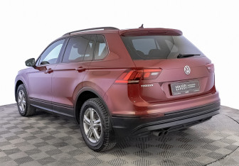 Подержанный автомобиль Volkswagen Tiguan 2018 года (7 фото)