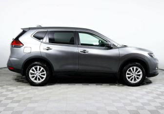Подержанный автомобиль Nissan X-Trail 2022 года (4 фото)