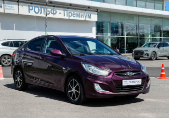 Подержанный автомобиль Hyundai Solaris Sedan 2013 года (3 фото)