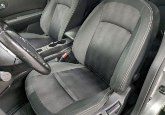 Подержанный автомобиль Nissan Qashqai 2012 года (13 фото)
