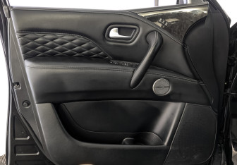 Подержанный автомобиль Infiniti QX80 2020 года (19 фото)