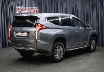 Подержанный автомобиль Mitsubishi Pajero Sport 2019 года (5 фото)