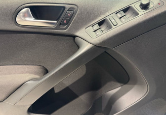 Подержанный автомобиль Volkswagen Tiguan 2011 года (17 фото)
