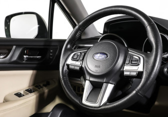Подержанный автомобиль Subaru Outback Wagon 2017 года (13 фото)