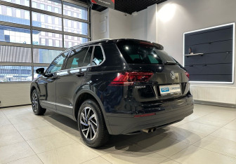 Подержанный автомобиль Volkswagen Tiguan 2018 года (7 фото)