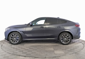 Подержанный автомобиль BMW X6 2021 года (8 фото)