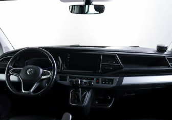 Подержанный автомобиль Volkswagen Multivan 2020 года (11 фото)