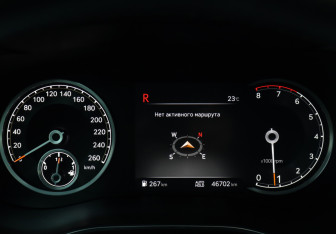 Подержанный автомобиль Genesis G70 2022 года (11 фото)