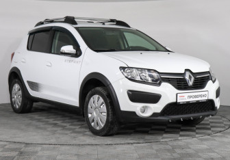 Подержанный автомобиль Renault Sandero 2017 года (3 фото)