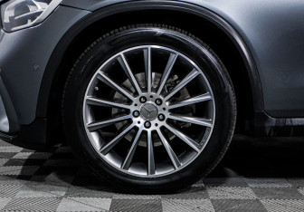 Подержанный автомобиль Mercedes-Benz GLC Coupe 2021 года (15 фото)