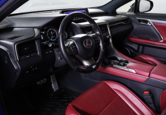 Подержанный автомобиль Lexus RX 2017 года (15 фото)