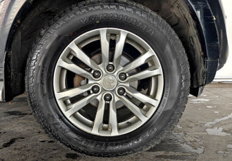 Подержанный автомобиль Mitsubishi Pajero 2013 года (18 фото)