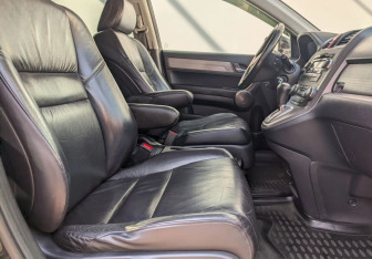Подержанный автомобиль Honda CR-V 2009 года (11 фото)