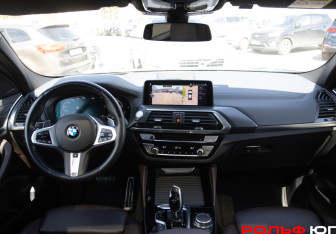 Подержанный автомобиль BMW X4 2021 года (11 фото)