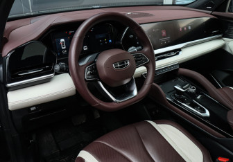 Подержанный автомобиль Geely Monjaro 2023 года (15 фото)