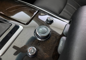 Подержанный автомобиль Infiniti QX60 2018 года (26 фото)