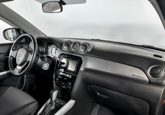 Подержанный автомобиль Suzuki Vitara 2018 года (8 фото)