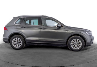 Подержанный автомобиль Volkswagen Tiguan 2021 года (4 фото)