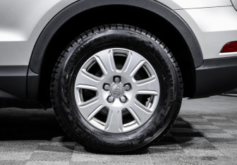 Подержанный автомобиль Audi Q3 2015 года (15 фото)