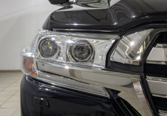Подержанный автомобиль Toyota Land Cruiser Suv 2018 года (17 фото)