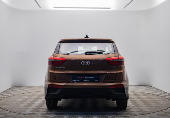 Подержанный автомобиль Hyundai Creta 2019 года (6 фото)