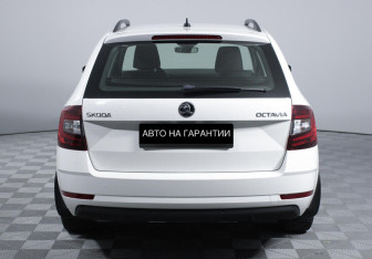 Подержанный автомобиль Skoda Octavia Wagon 2019 года (4 фото)