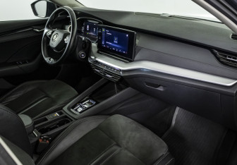 Подержанный автомобиль Skoda Octavia Liftback 2020 года (9 фото)