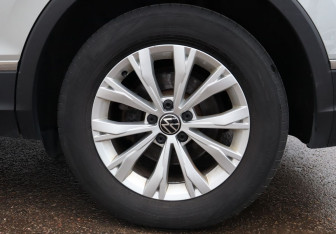 Подержанный автомобиль Volkswagen Tiguan 2021 года (9 фото)