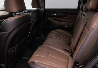 Подержанный автомобиль Hyundai Santa Fe 2018 года (11 фото)