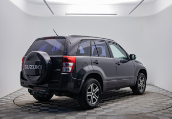 Подержанный автомобиль Suzuki Grand Vitara 2011 года (5 фото)