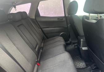 Подержанный автомобиль Mazda CX-7 2008 года (14 фото)