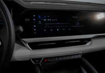 Подержанный автомобиль Geely Monjaro 2023 года (14 фото)