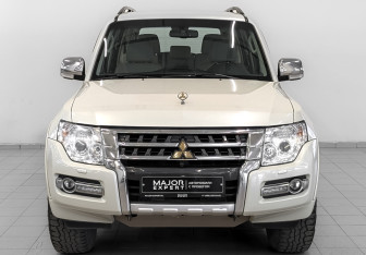 Подержанный автомобиль Mitsubishi Pajero 2019 года (2 фото)