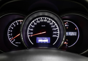 Подержанный автомобиль Nissan Murano Suv 2015 года (14 фото)