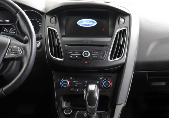 Подержанный автомобиль Ford Focus Wagon 2017 года (8 фото)