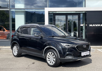 Подержанный автомобиль FAW Besturn X40 2021 года (3 фото)
