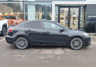 Подержанный автомобиль Mazda 3 Sedan 2012 года (4 фото)