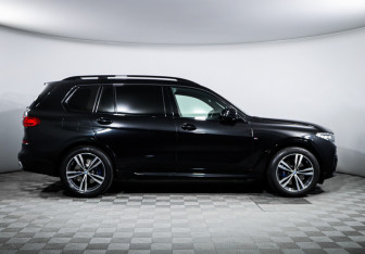 Подержанный автомобиль BMW X7 2020 года (4 фото)
