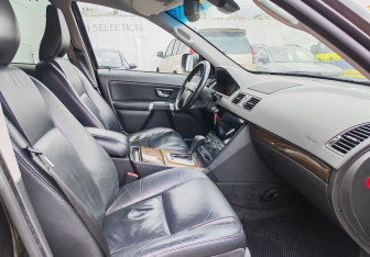 Подержанный автомобиль Volvo XC90 2010 года (9 фото)