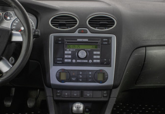 Подержанный автомобиль Ford Focus Hatchback 2007 года (14 фото)