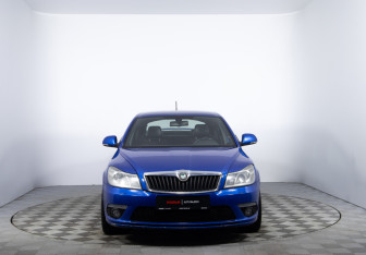 Подержанный автомобиль Skoda Octavia RS Liftback 2012 года (2 фото)
