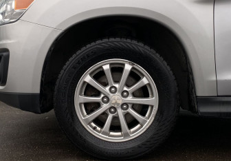 Подержанный автомобиль Mitsubishi ASX 2013 года (9 фото)