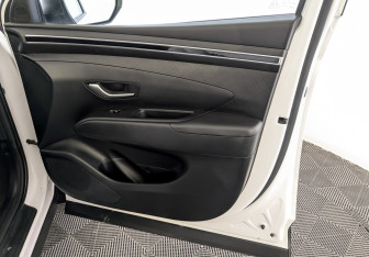 Подержанный автомобиль Hyundai Tucson 2021 года (25 фото)