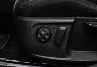 Подержанный автомобиль Volkswagen Passat CC 2013 года (13 фото)